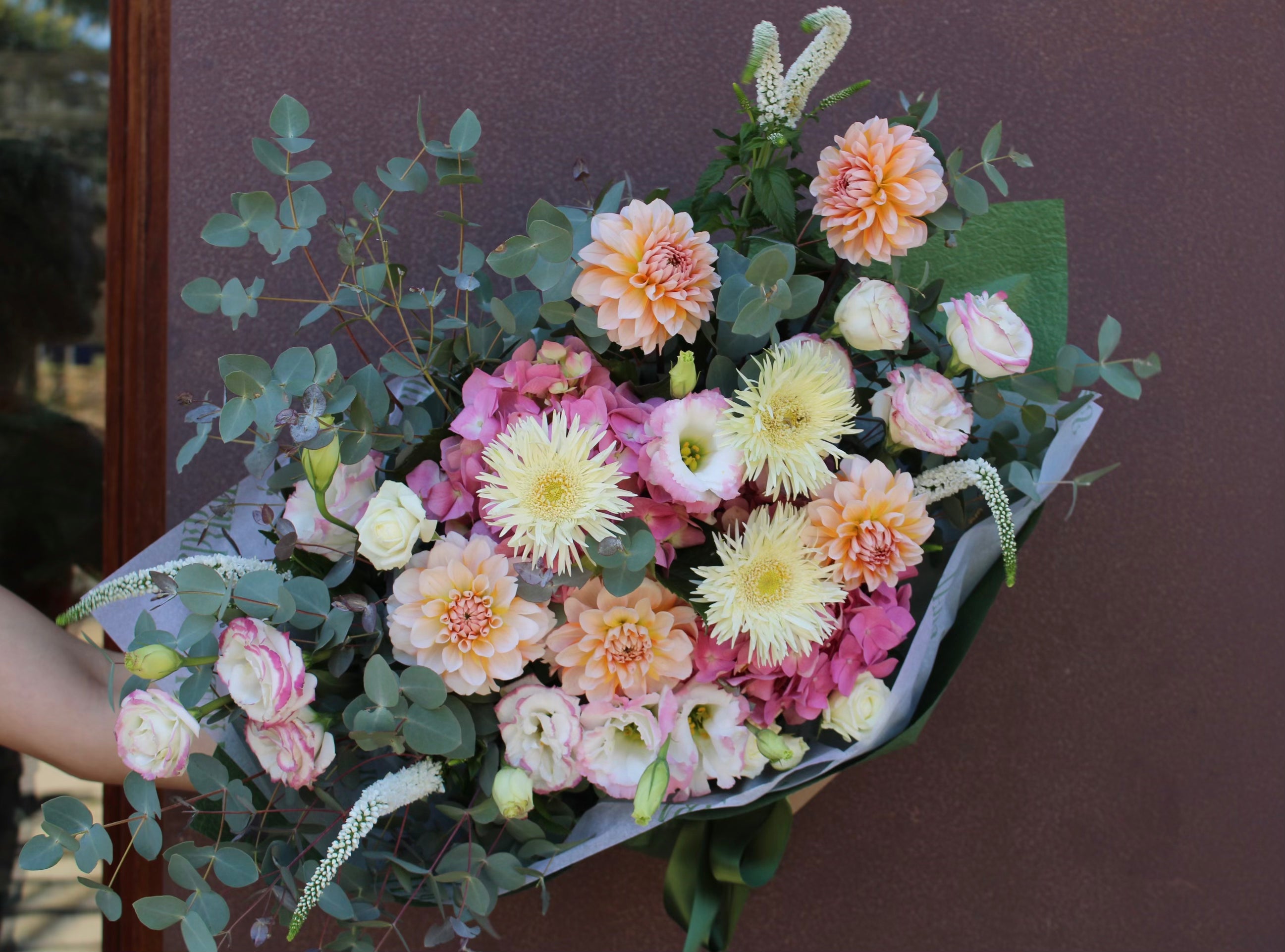 spiralbotanicals_Ngunnawalflowerdelivery_Peach Bouquet_4